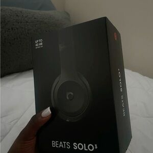 Beats Solo 3 Wireless Headphones - Black